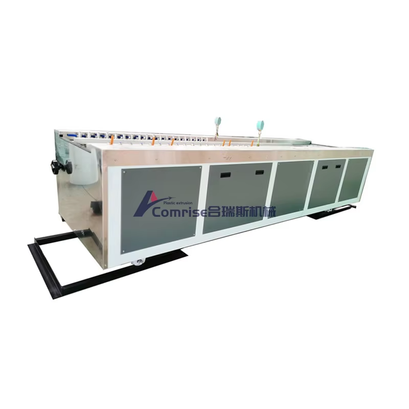 Čím vyniká stroj na výrobu terasových profilů WPC od Comrise